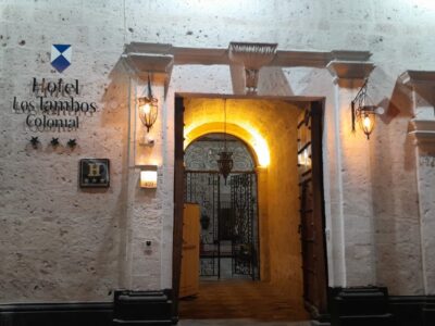 HOTEL LOS TAMBOS COLONIAL